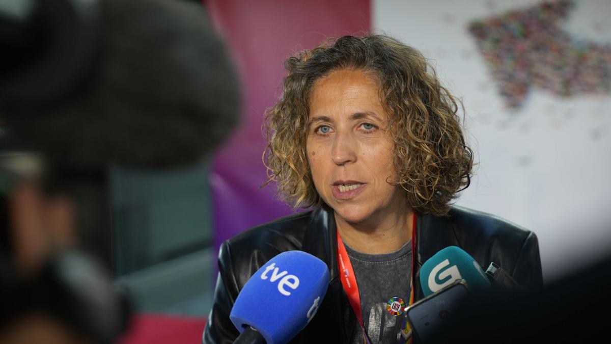 No inicio desde 13. Congreso Nacional, Amelia Prez destacou o papel dos sindicatos