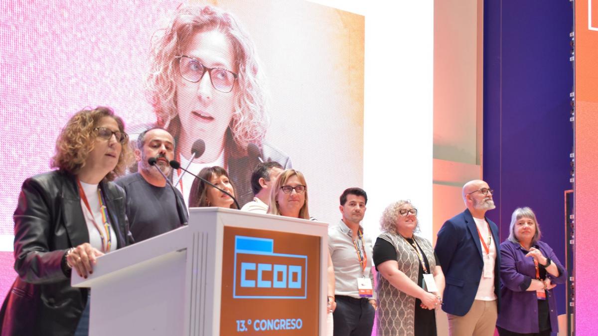 Intervencin de Amelia Prez, acompaada polos integrantes da nova Comisin Executiva Nacional